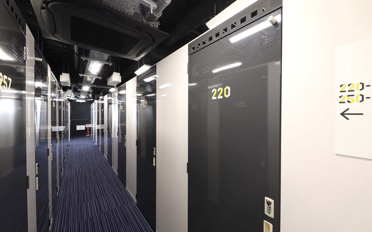 清潔感のある明るいフロアで、快適にご利用いただけます。